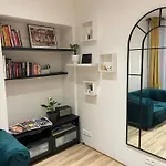 Superbe Studio Montmartre, Rue Des Abbesses