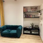 Superbe Studio Montmartre, Rue Des Abbesses